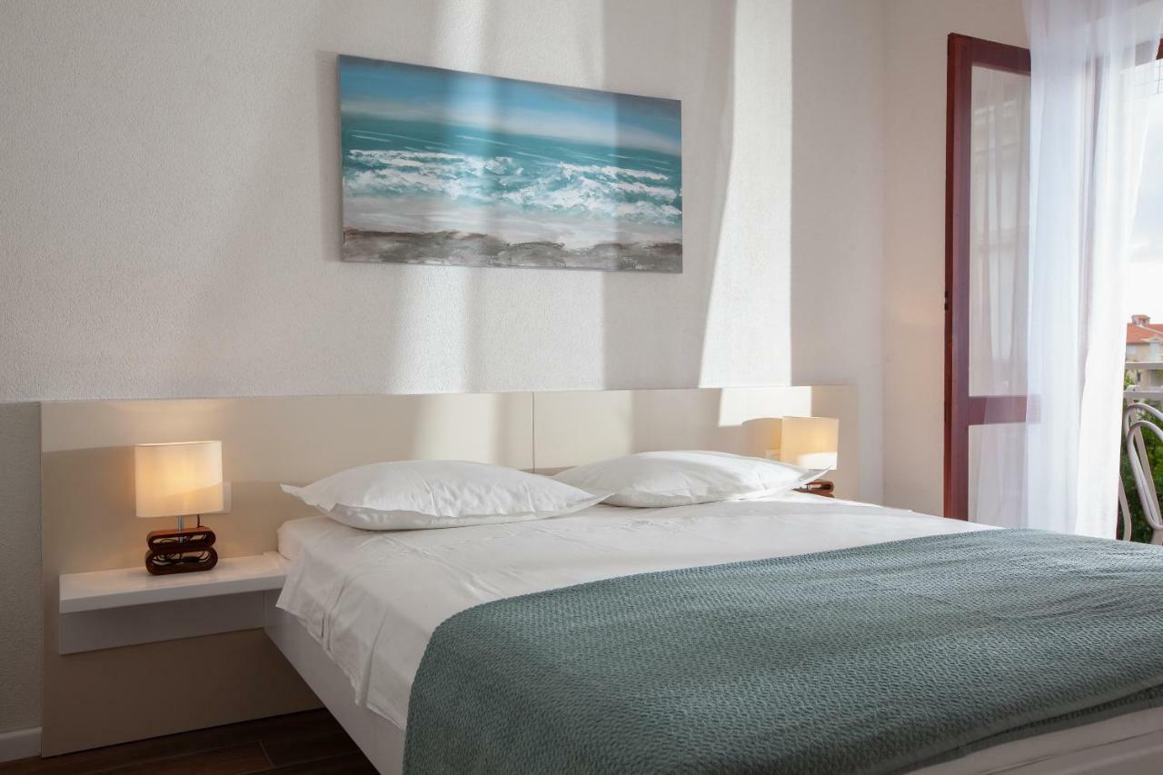 Apartmani Tina Podgora Buitenkant foto